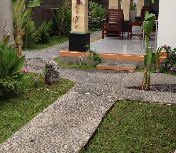& Restaurant Segara *